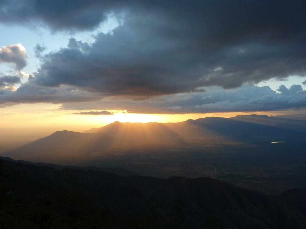 Вилла Mambo View Point Ndungu Экстерьер фото